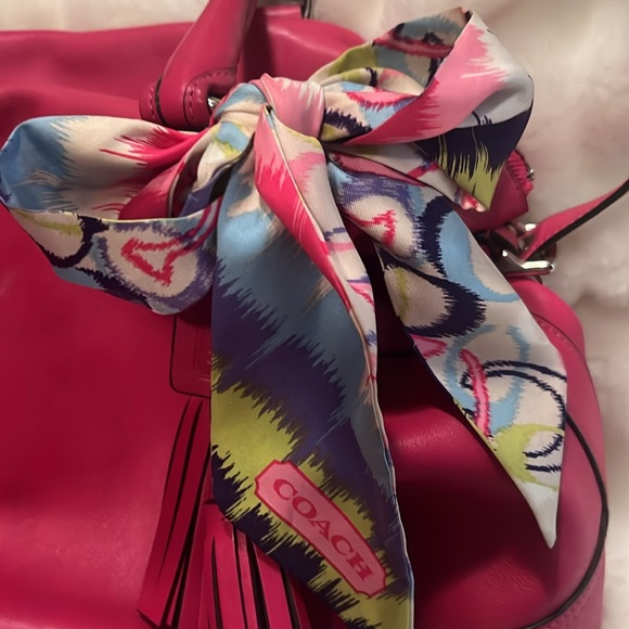 ❌⭕️ COACH PURSE 👛HOT PINK 🩷ALL THE GOODIES TO MATCH. EXCELLENT CONDITION 🩷 - Picture 2 of 10